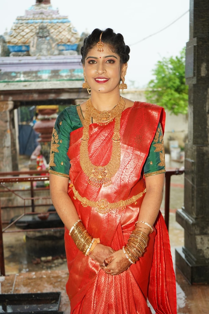 Temple Mandapam Red Silk Saree Grand Bridal Makeover
