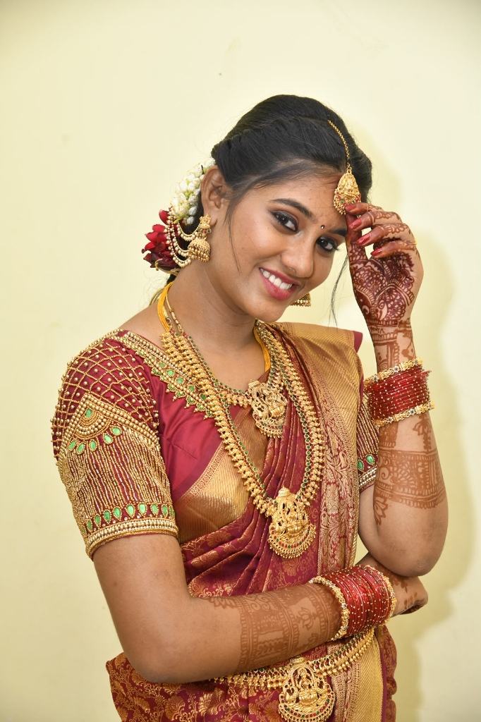 Maroon Kanjeevaram Saree Smile & Temple Jewelry Close-up